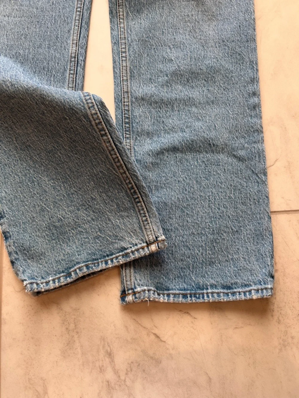 Abercrombie & Fitch The Straight Mid Rise Jeans - Picture 5 of 6